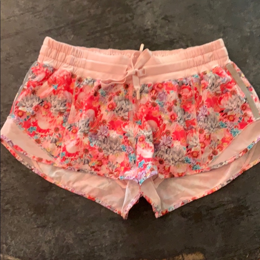 Lululemon Hotty Hot Short